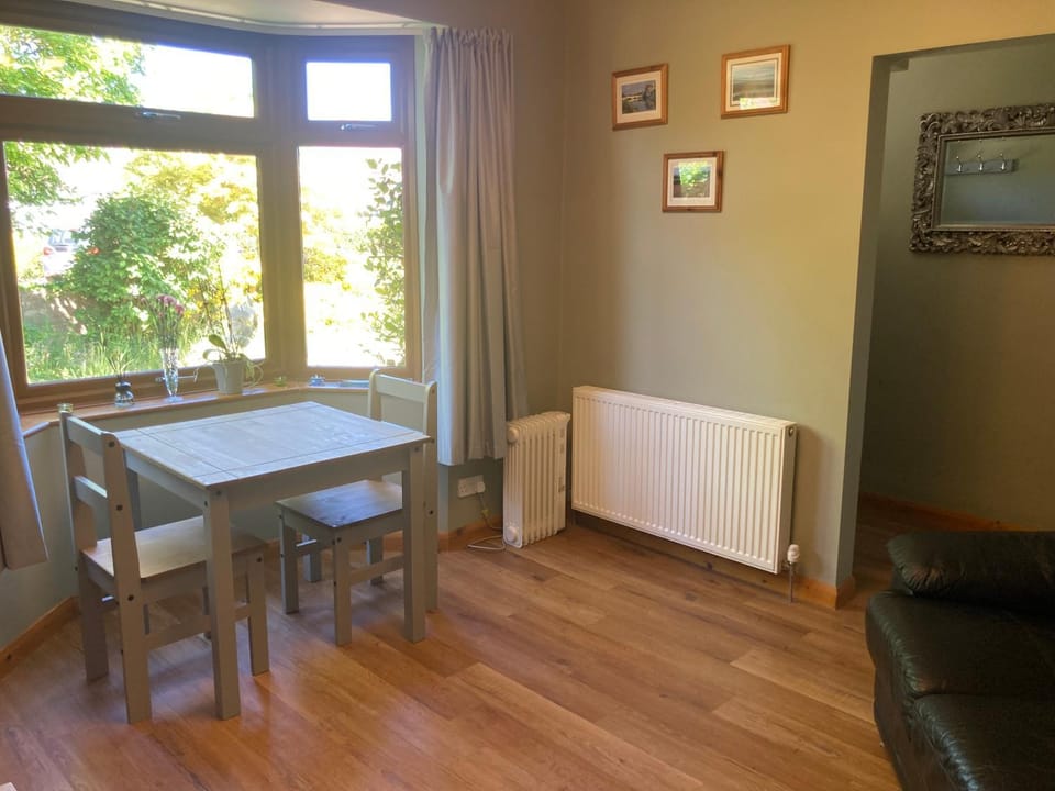 Living room, Quiet street view