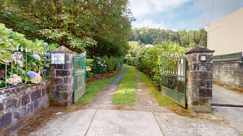 Spring, Garden view