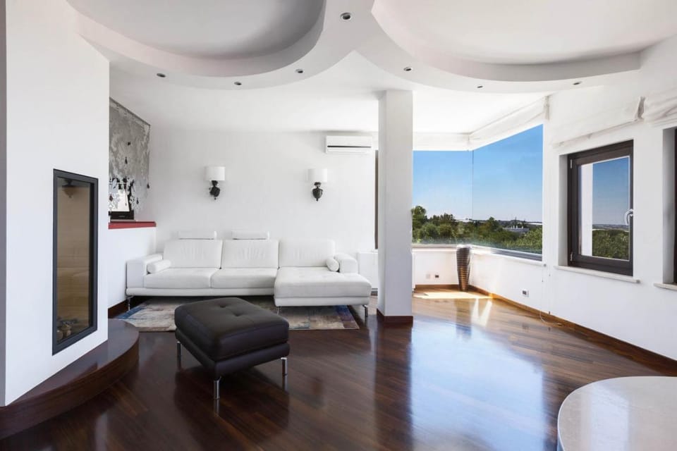 Living room, Seating area, air conditioner