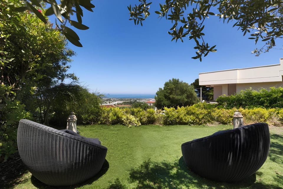 Day, Natural landscape, Garden, View (from property/room), Balcony/Terrace, Garden view, Sea view