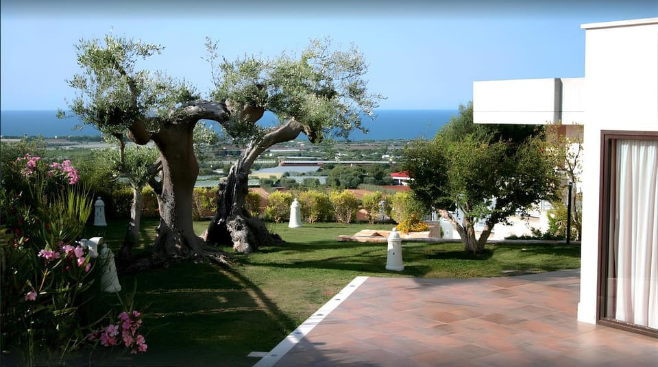 Day, Natural landscape, Garden, View (from property/room), Balcony/Terrace, Garden view, Sea view