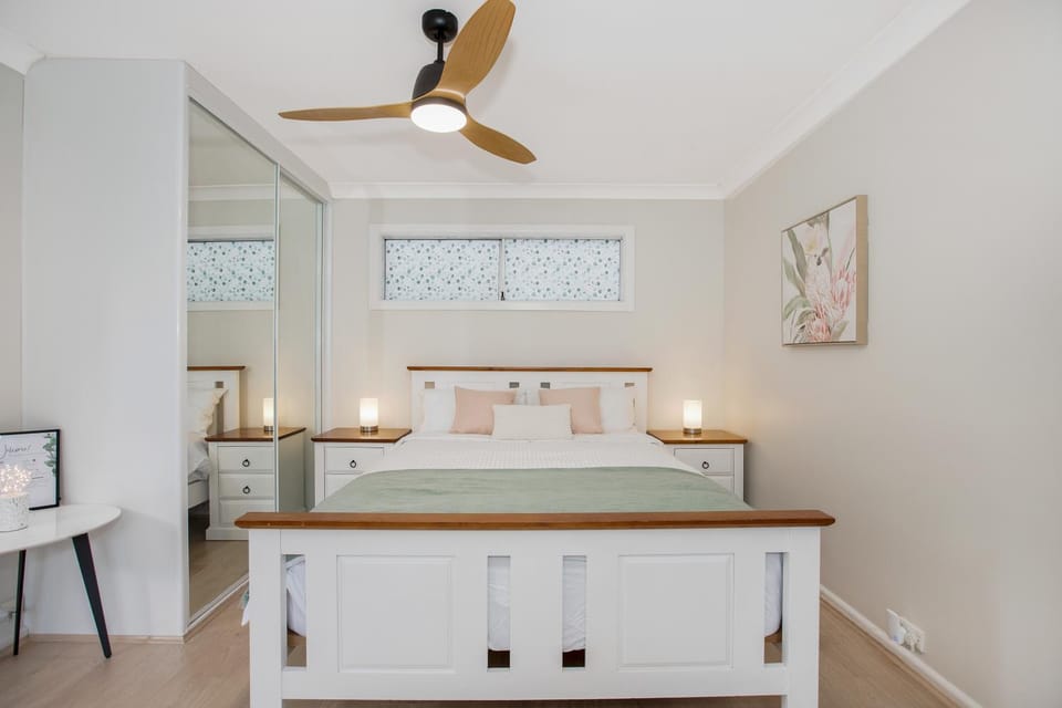 Bed, Bedroom, fireplace