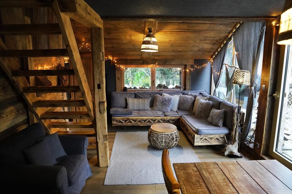 Living room, Seating area