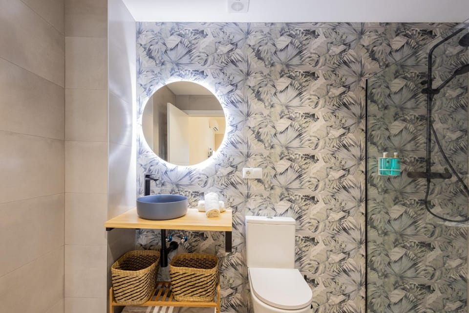 Shower, Bathroom, towels