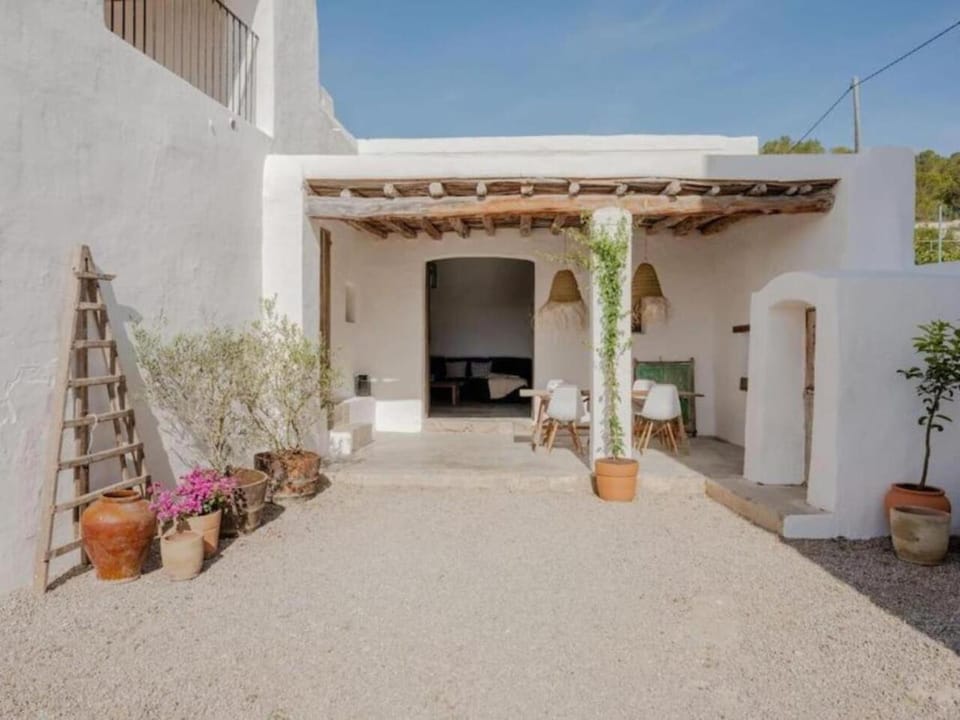 Property building, Patio