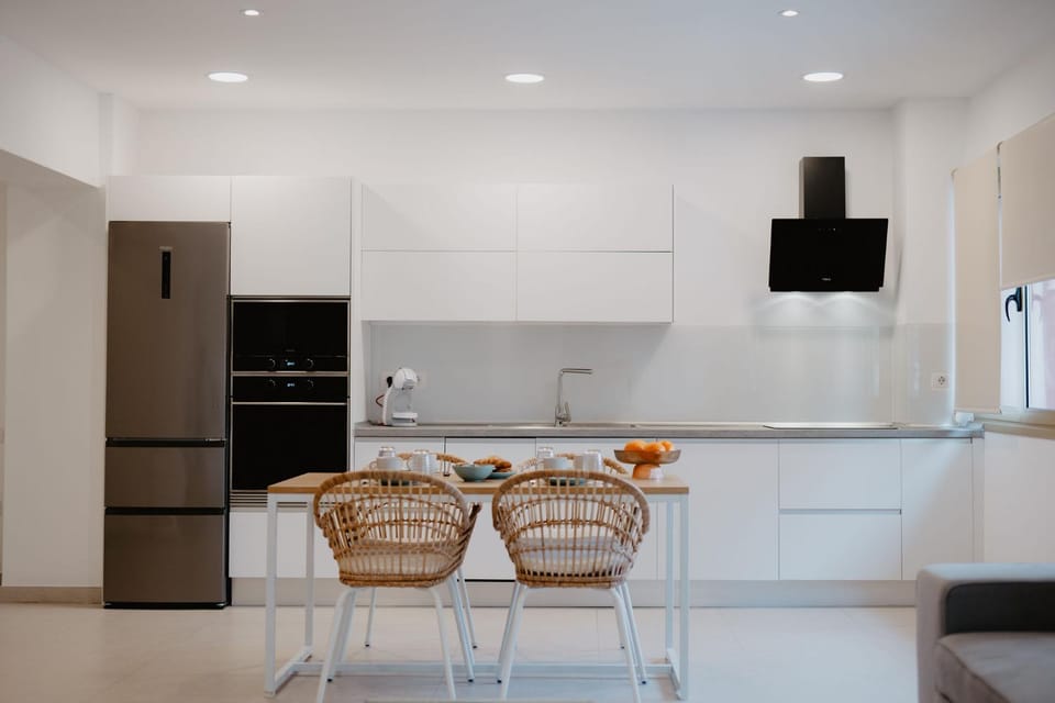Kitchen or kitchenette, Living room, Seating area, Dining area, dishwasher, minibar, pet friendly, stove