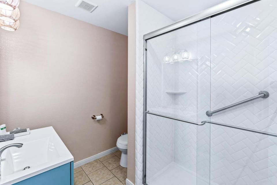 Shower, Bathroom, bidet
