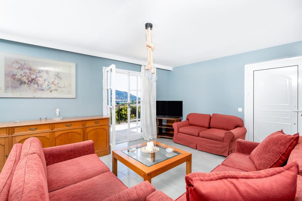 Communal lounge/ TV room, TV and multimedia, Living room, Seating area