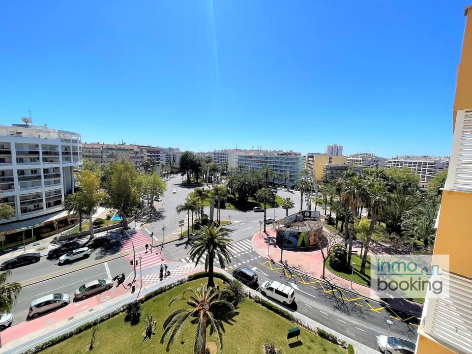 Rhin Salou, climatizado, piscina y cerca de la playa Apartment in Salou