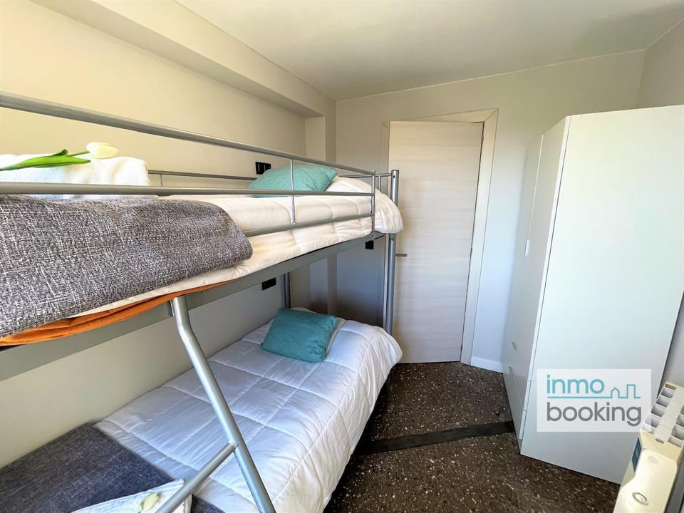 Rhin Salou, climatizado, piscina y cerca de la playa Apartment in Salou