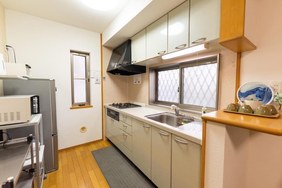 Kitchen or kitchenette, oven, stove