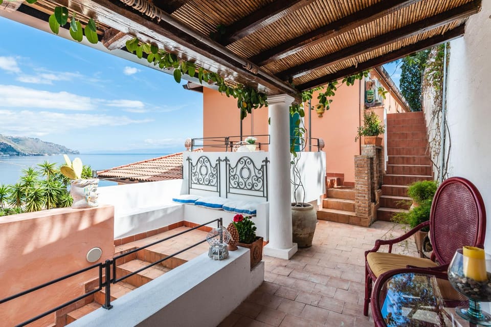 Casette Amelia by Letstay Apartment in Taormina