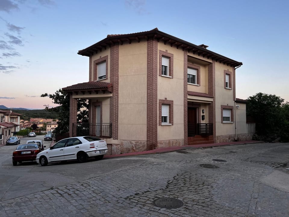 Property building, Location