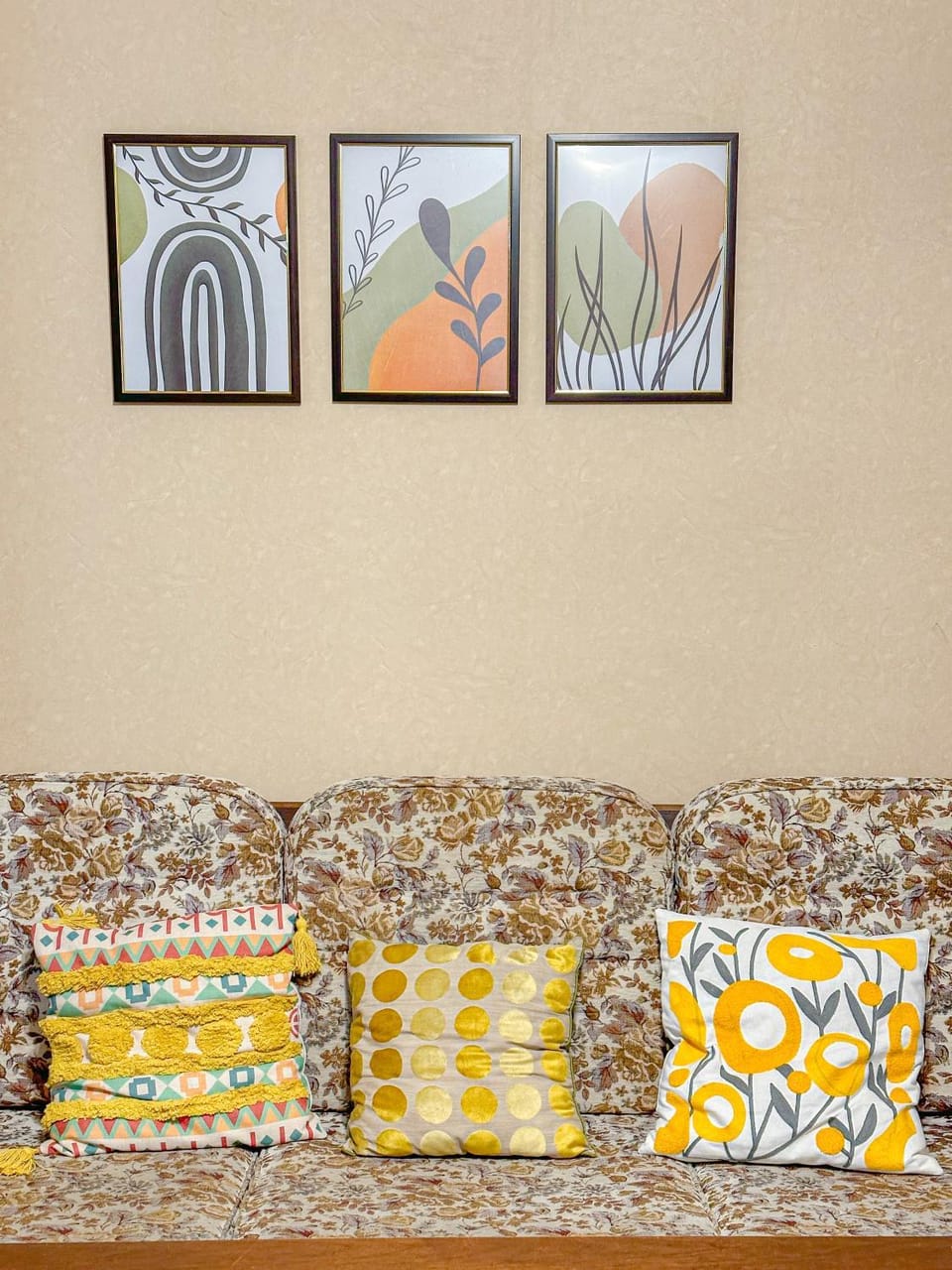 Living room, Decorative detail, Seating area