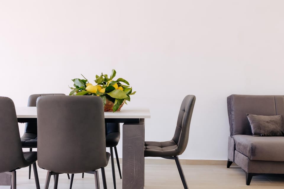 Seating area, Dining area