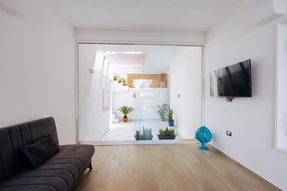 TV and multimedia, Seating area