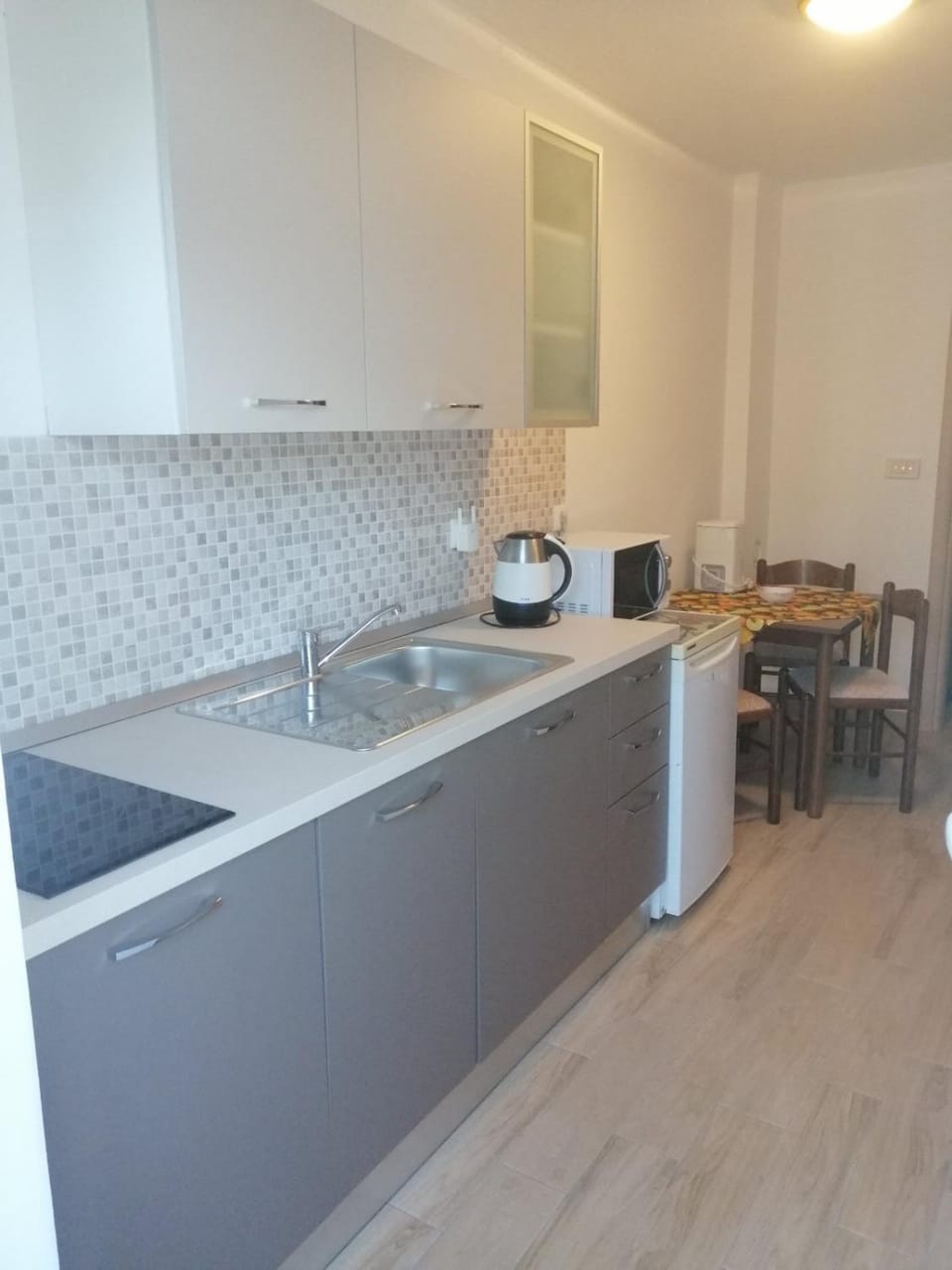 Kitchen or kitchenette, Dining area, dishwasher, minibar, stove