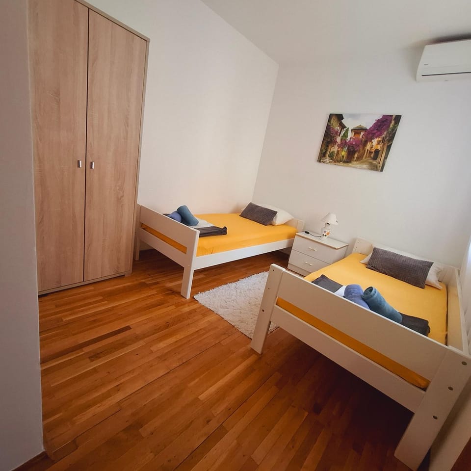 Bed, Photo of the whole room, Bedroom, towels, wardrobe, air conditioner