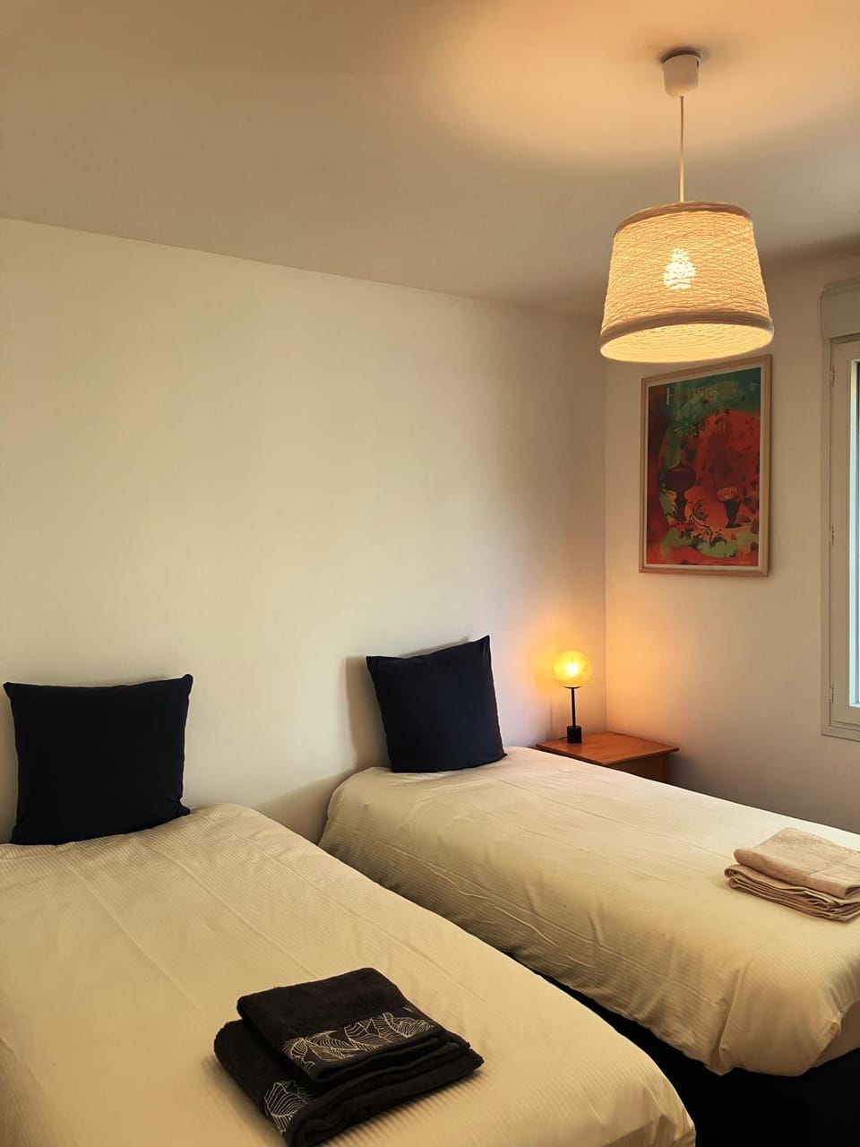 Property building, Bed, Photo of the whole room, Bedroom