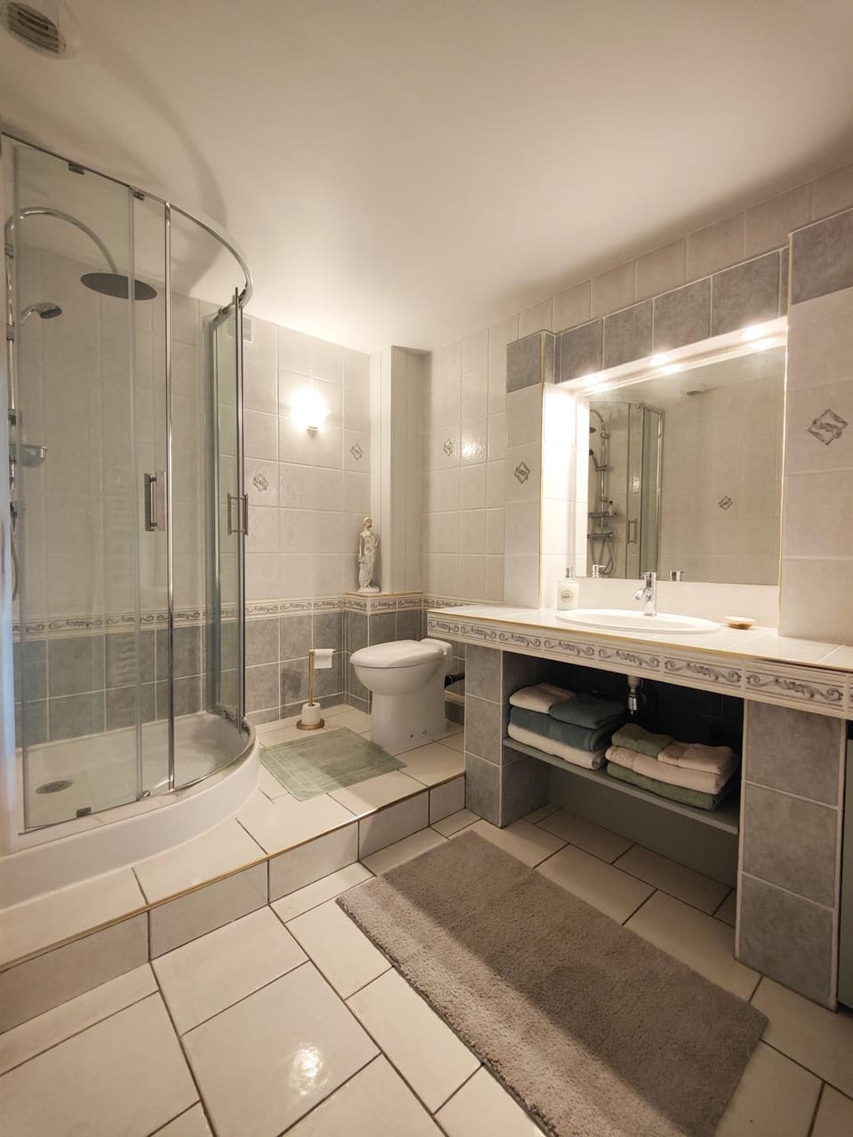 Toilet, Bathroom