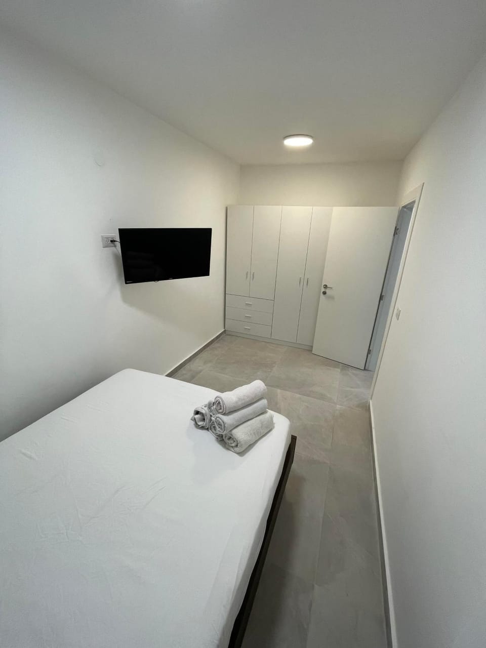 Bed, Bedroom, towels, wardrobe