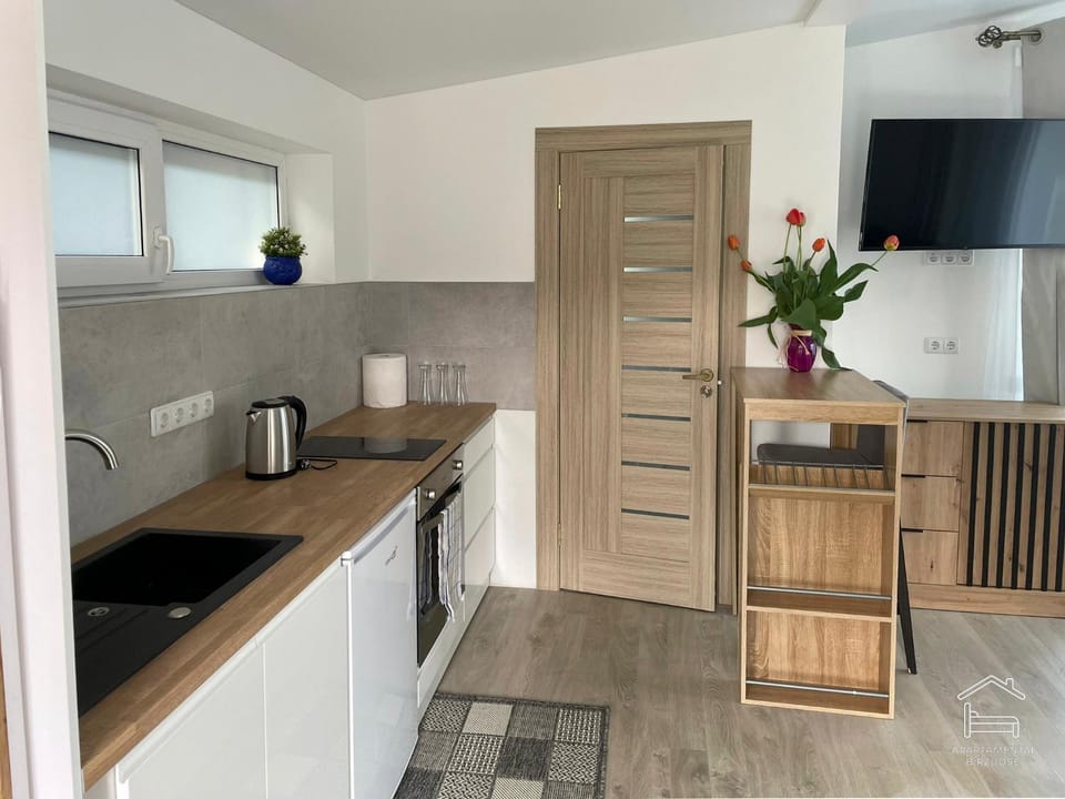 Coffee/tea facilities, Kitchen or kitchenette, pet friendly