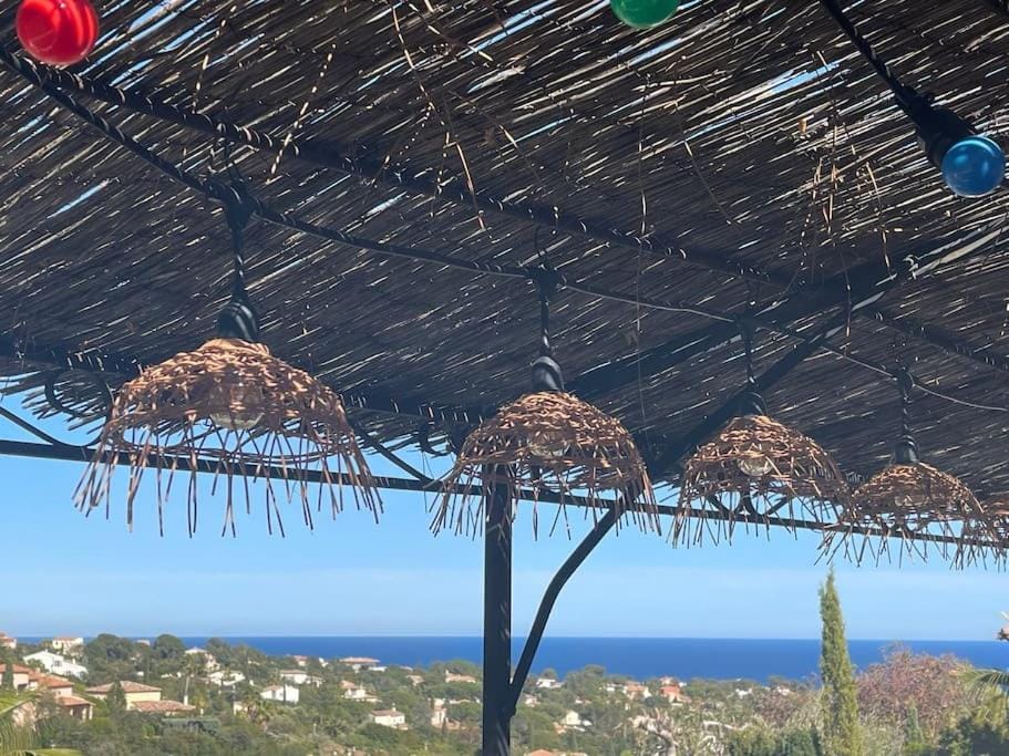 Villa de qualité vue mer piscine chauffée Villa in Roquebrune-sur-Argens