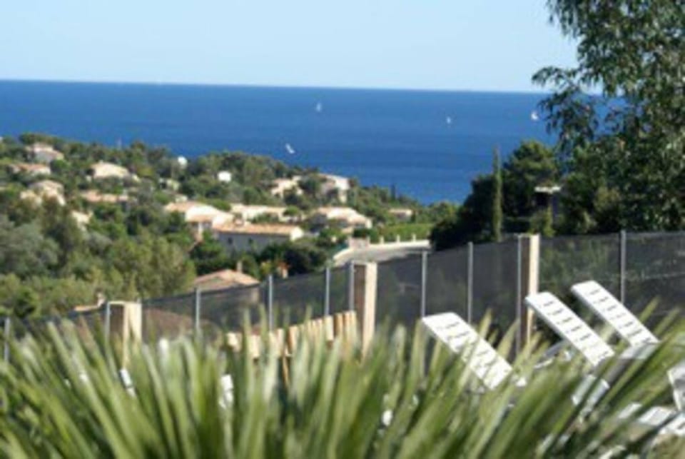 Villa de qualité vue mer piscine chauffée Villa in Roquebrune-sur-Argens