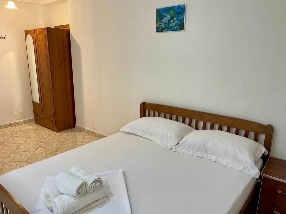 Bed, Photo of the whole room, Bedroom, towels, wardrobe