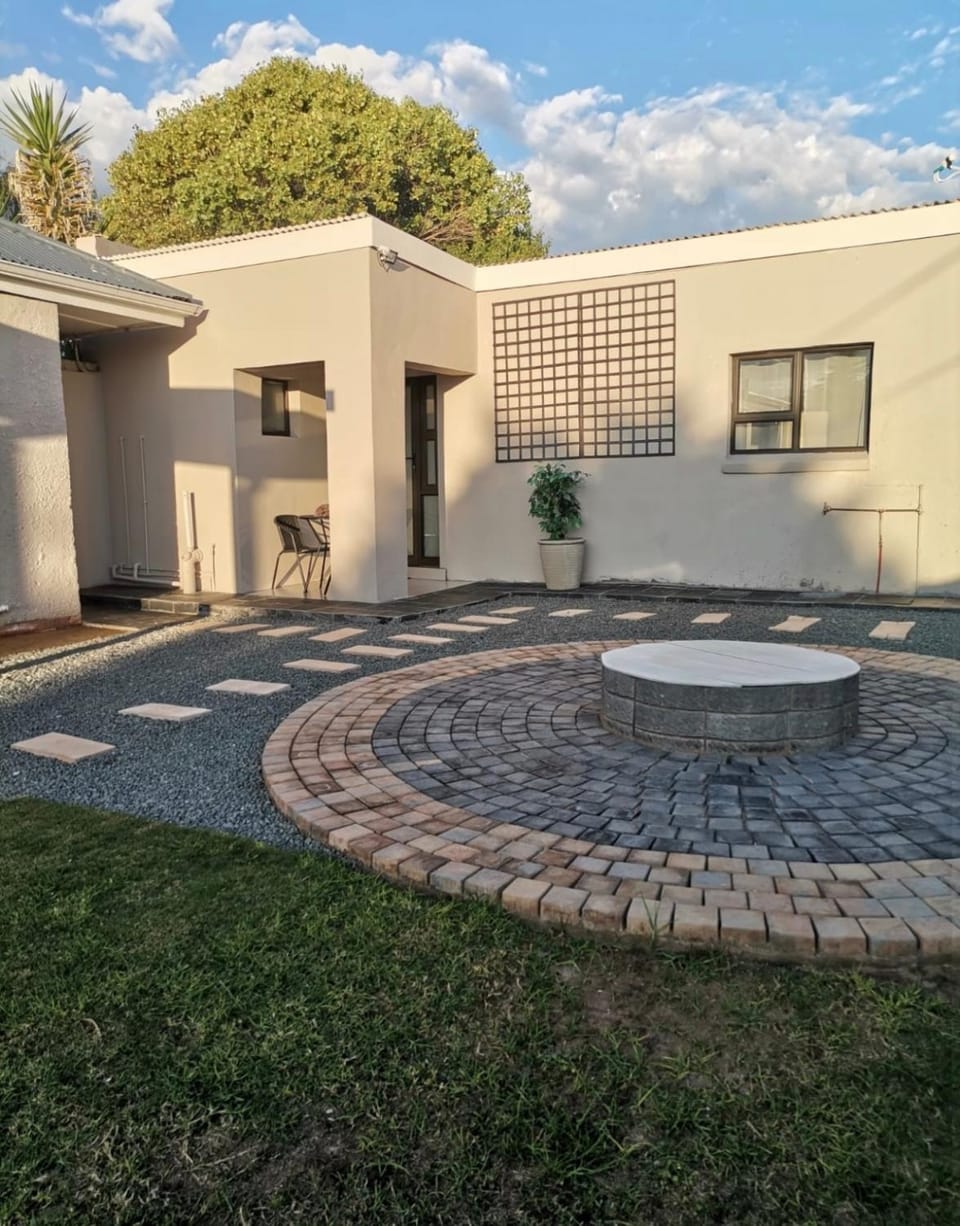 Emerald Boutique Guesthouse Bed and Breakfast in Eastern Cape