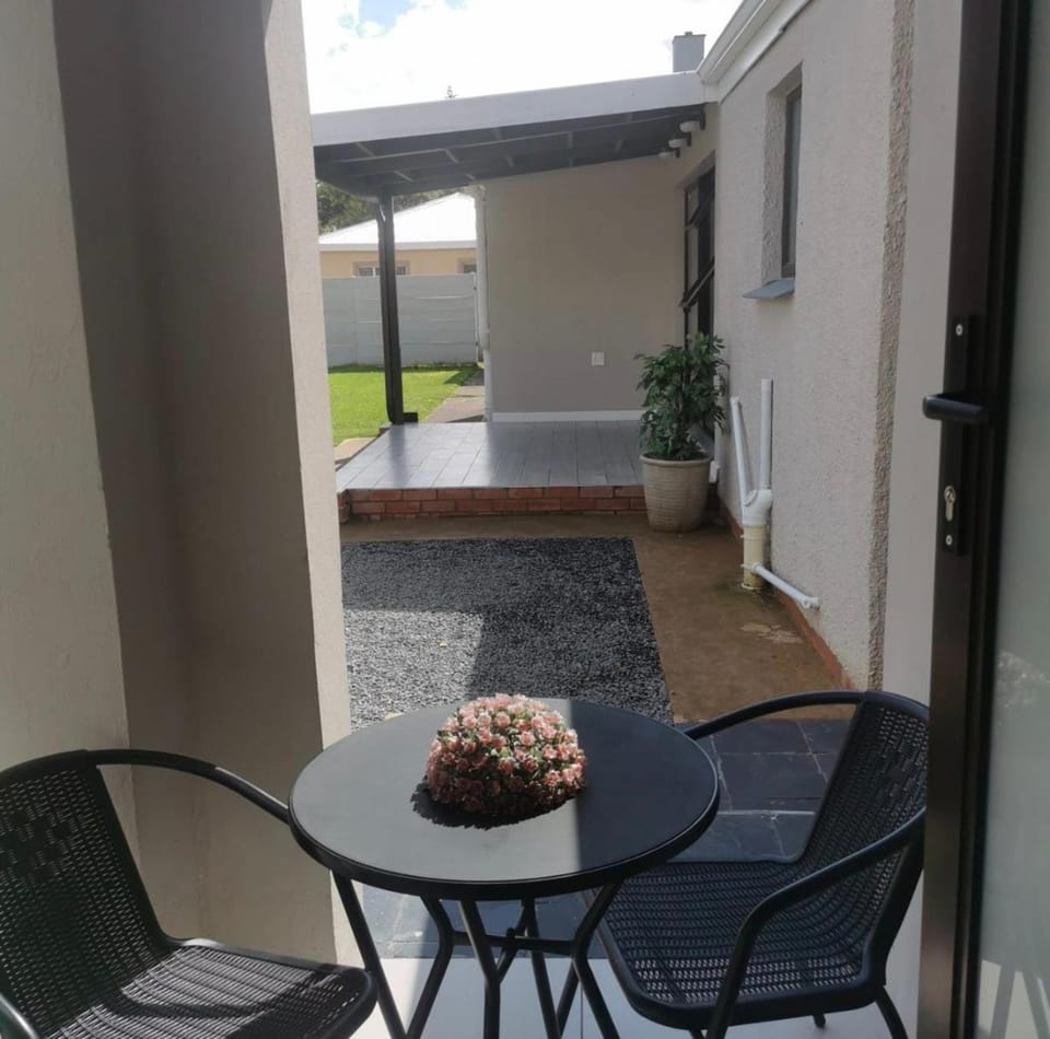 Emerald Boutique Guesthouse Bed and Breakfast in Eastern Cape