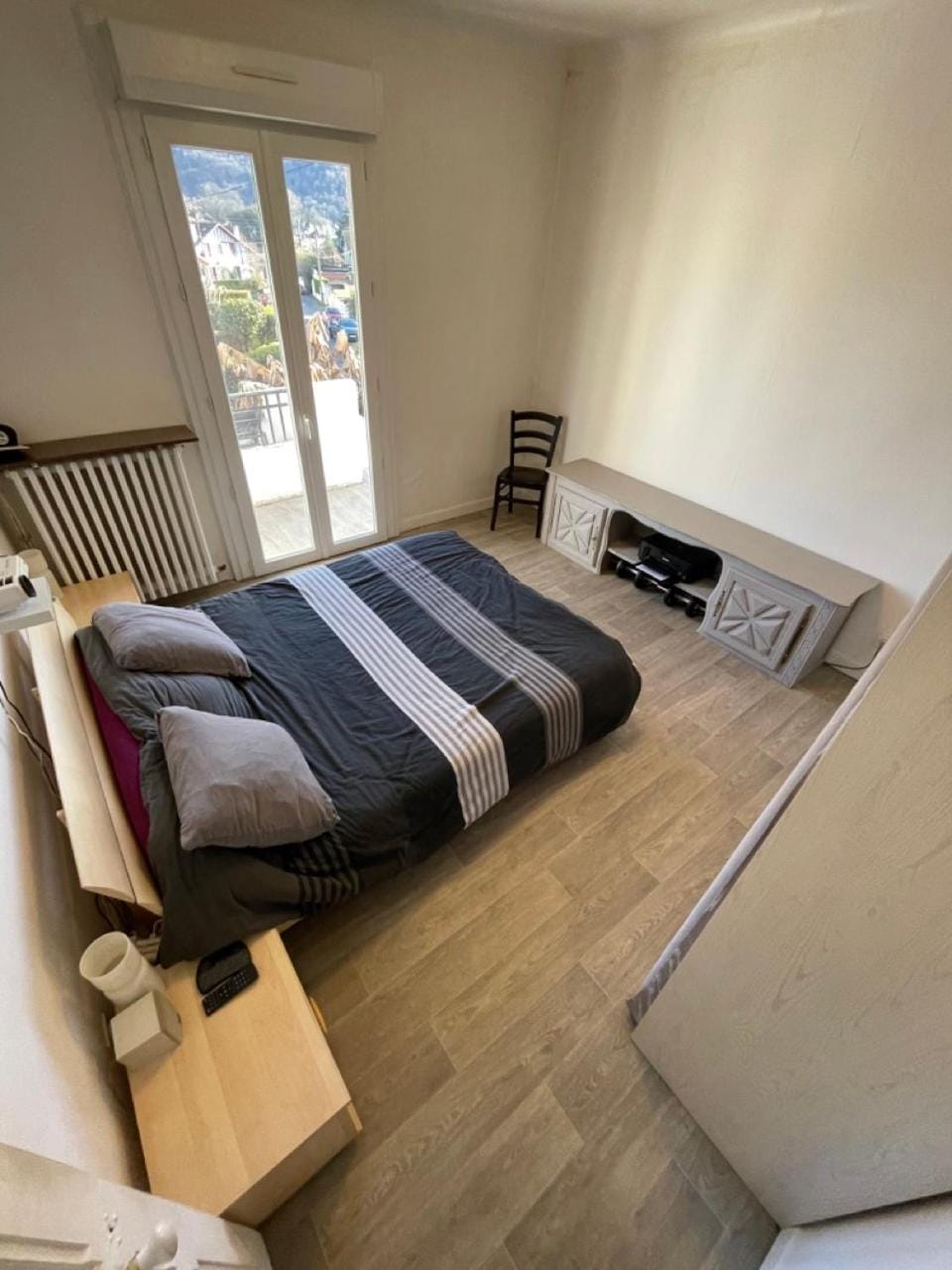 Bed, Photo of the whole room, Bedroom, internet