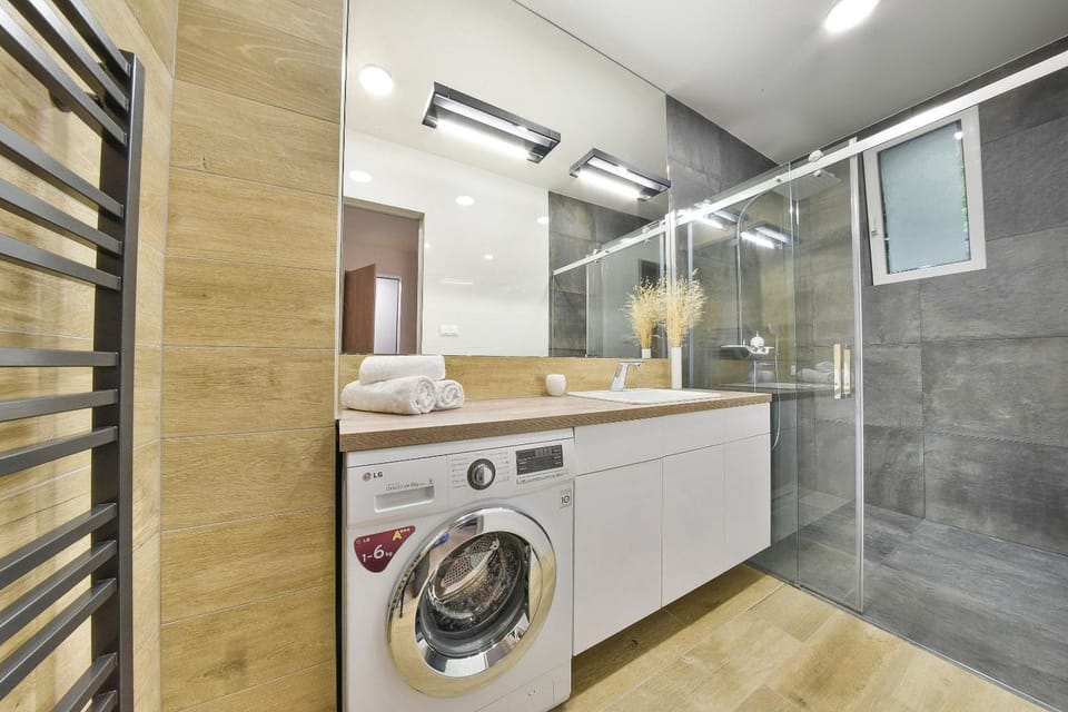Shower, Bathroom, washing machine
