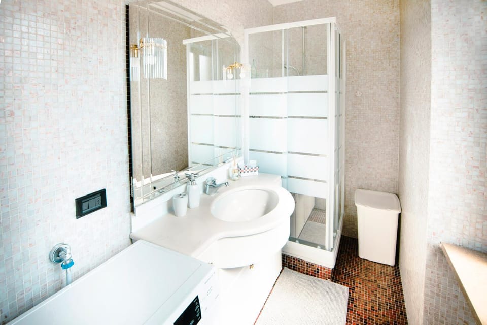 Bathroom, Living room