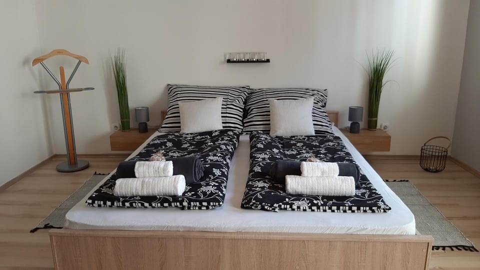 Selyemakàc apartman Apartment in Hungary