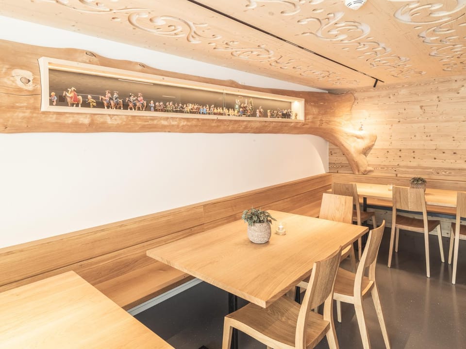 Restaurant/places to eat, Banquet/Function facilities