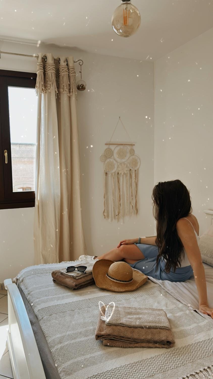 Bed, People, Photo of the whole room, Bedroom