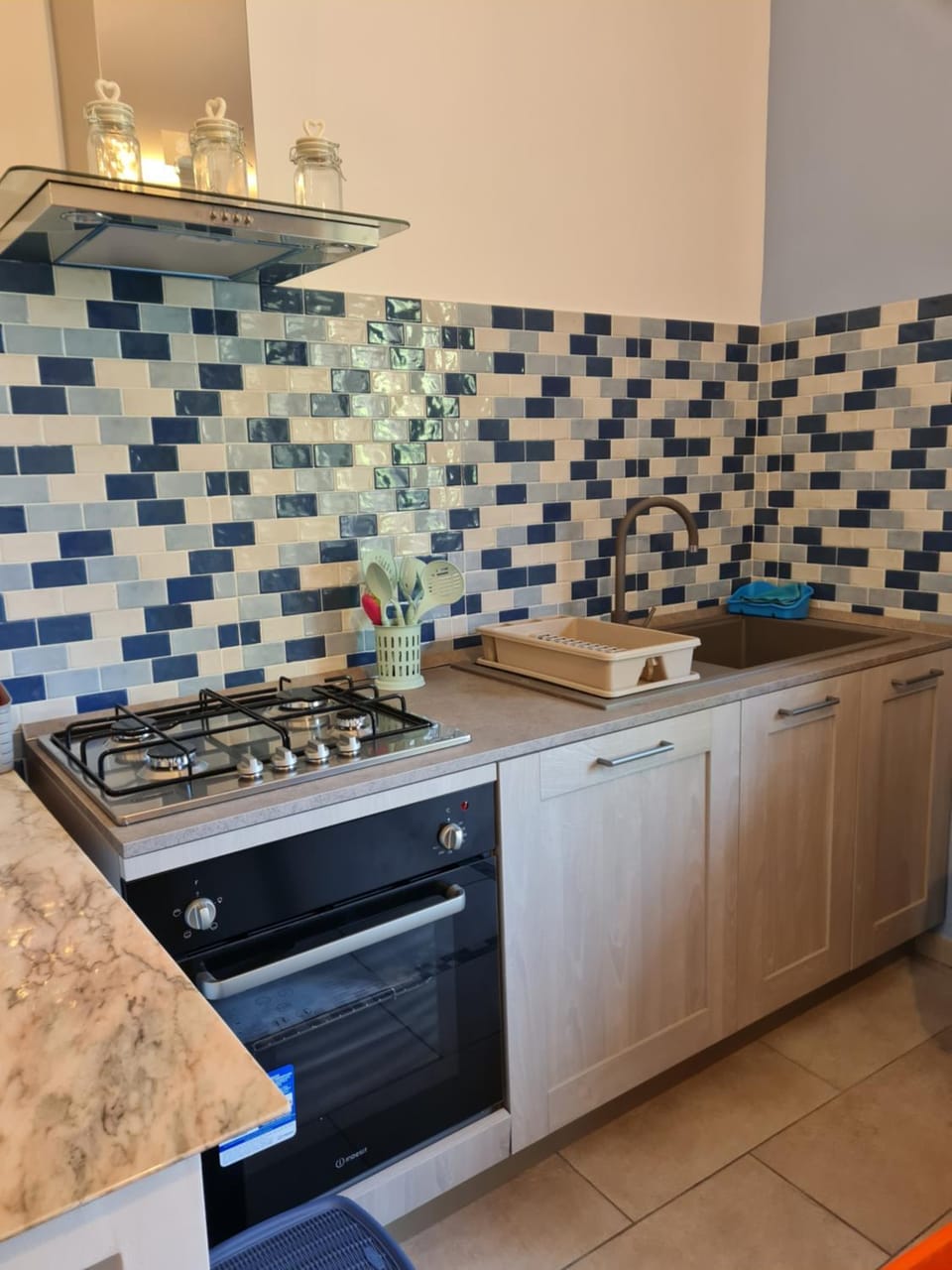 Kitchen or kitchenette, pet friendly, stove