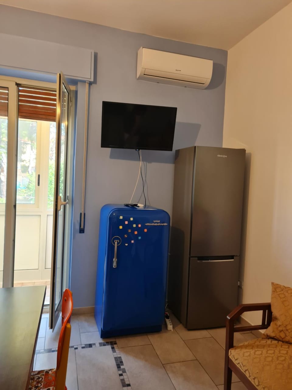 TV and multimedia, air conditioner