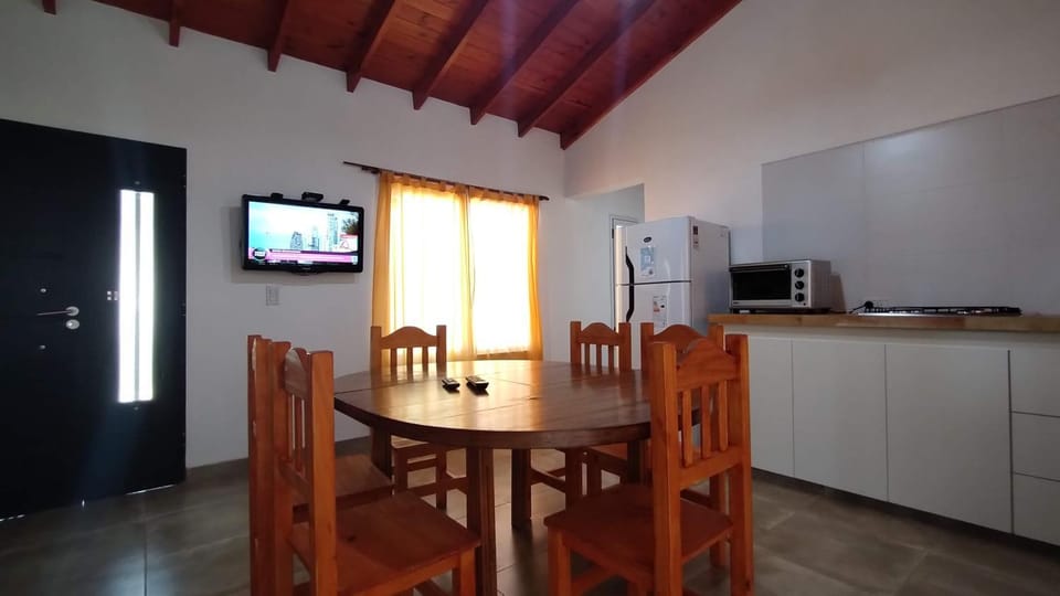 TV and multimedia, Kitchen or kitchenette, Dining area, minibar