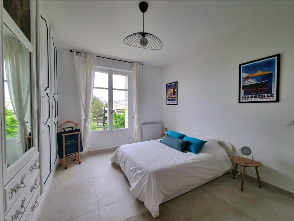 Appartement spacieux de standing - parking gratuit Apartment in Aix-en-Provence