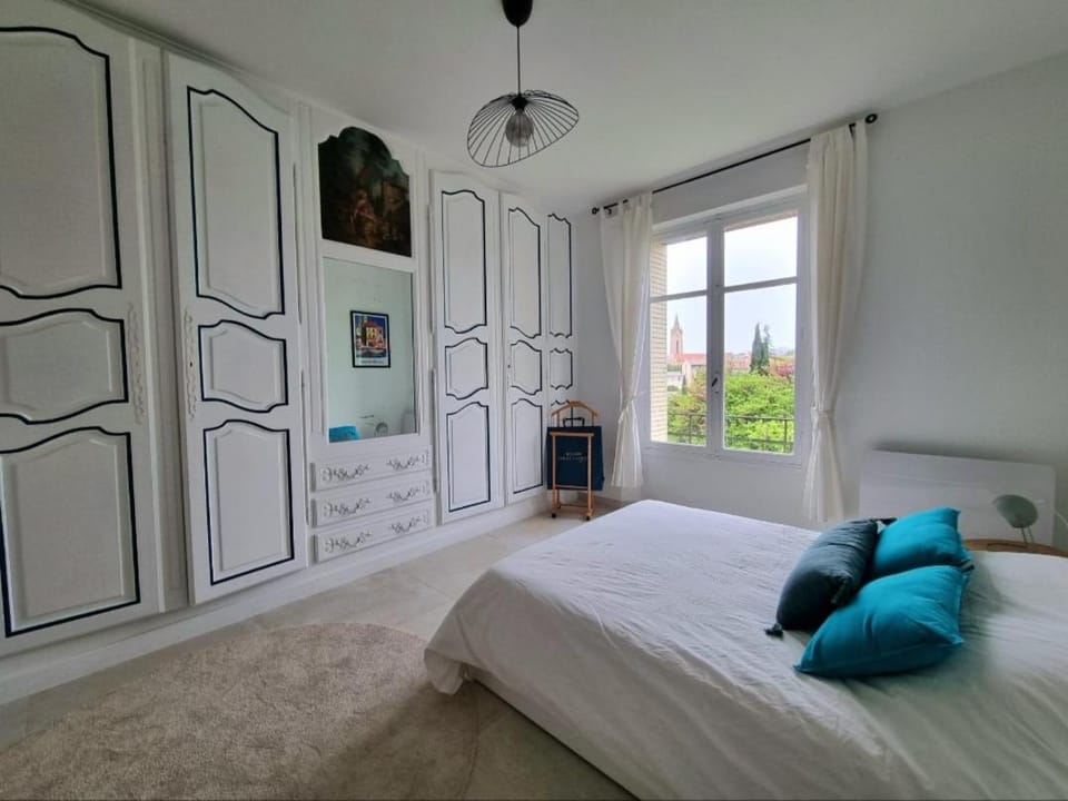 Appartement spacieux de standing - parking gratuit Apartment in Aix-en-Provence