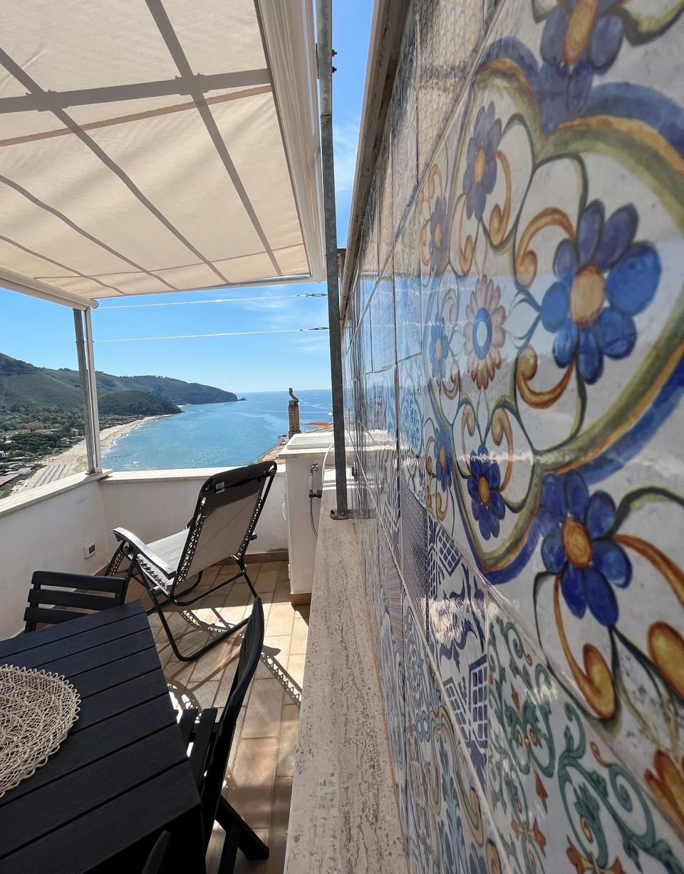 View (from property/room), Balcony/Terrace, Sea view