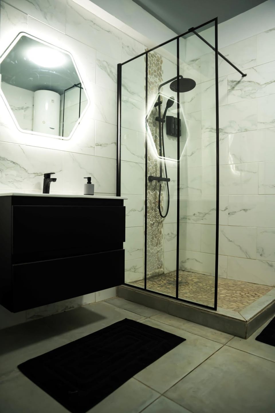 Bathroom, heating, towels, washing machine