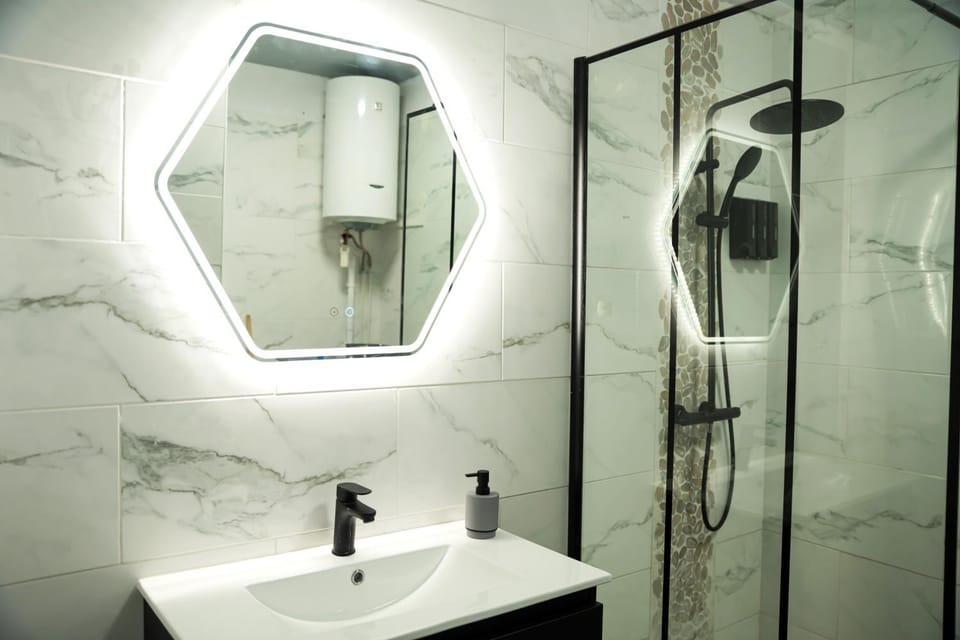 Bathroom, heating, towels, washing machine