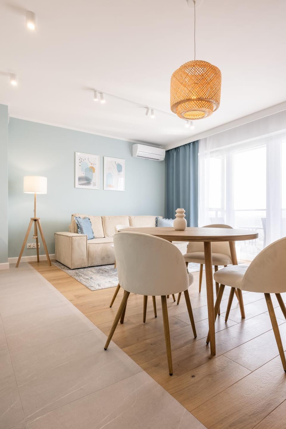 Living room, Dining area