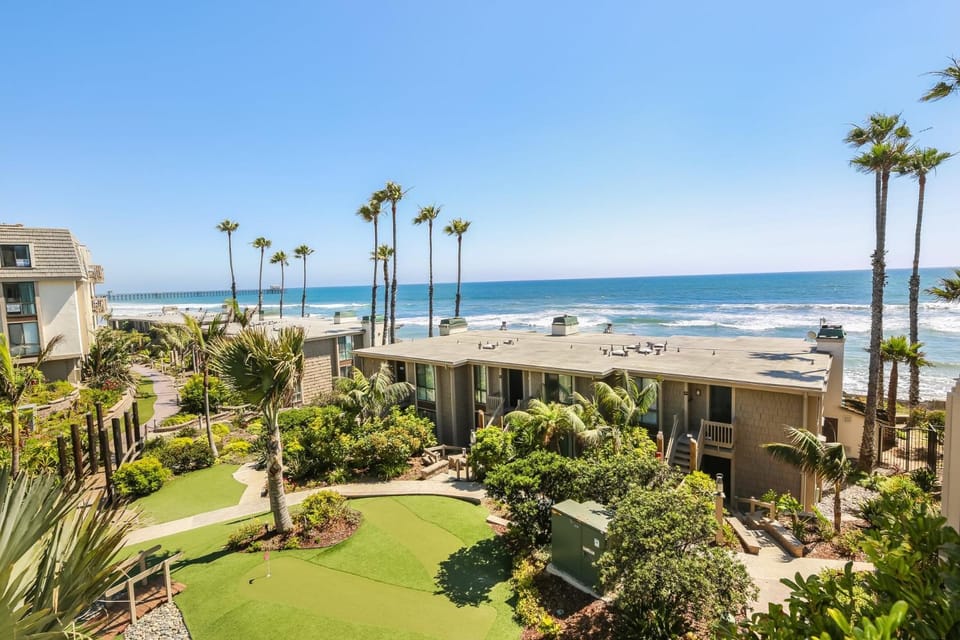 E208 - Ocean Overlook House in Oceanside