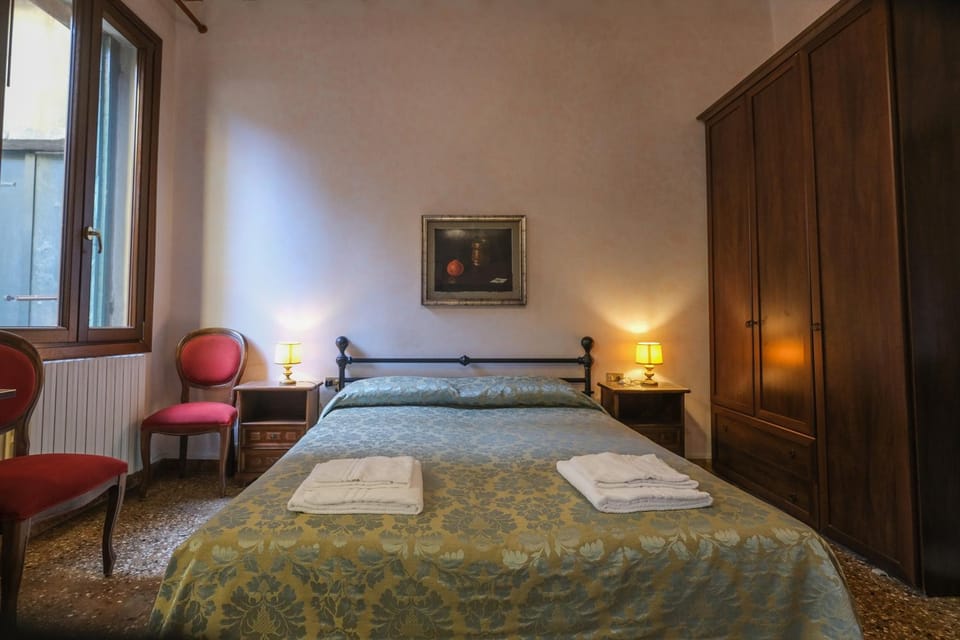 CA'SALVADOR Bed and Breakfast in San Marco