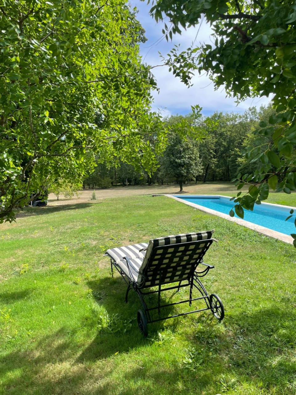Pool view, Swimming pool, sunbed