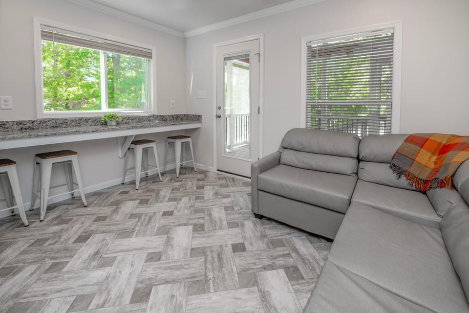 Seating area, Dining area